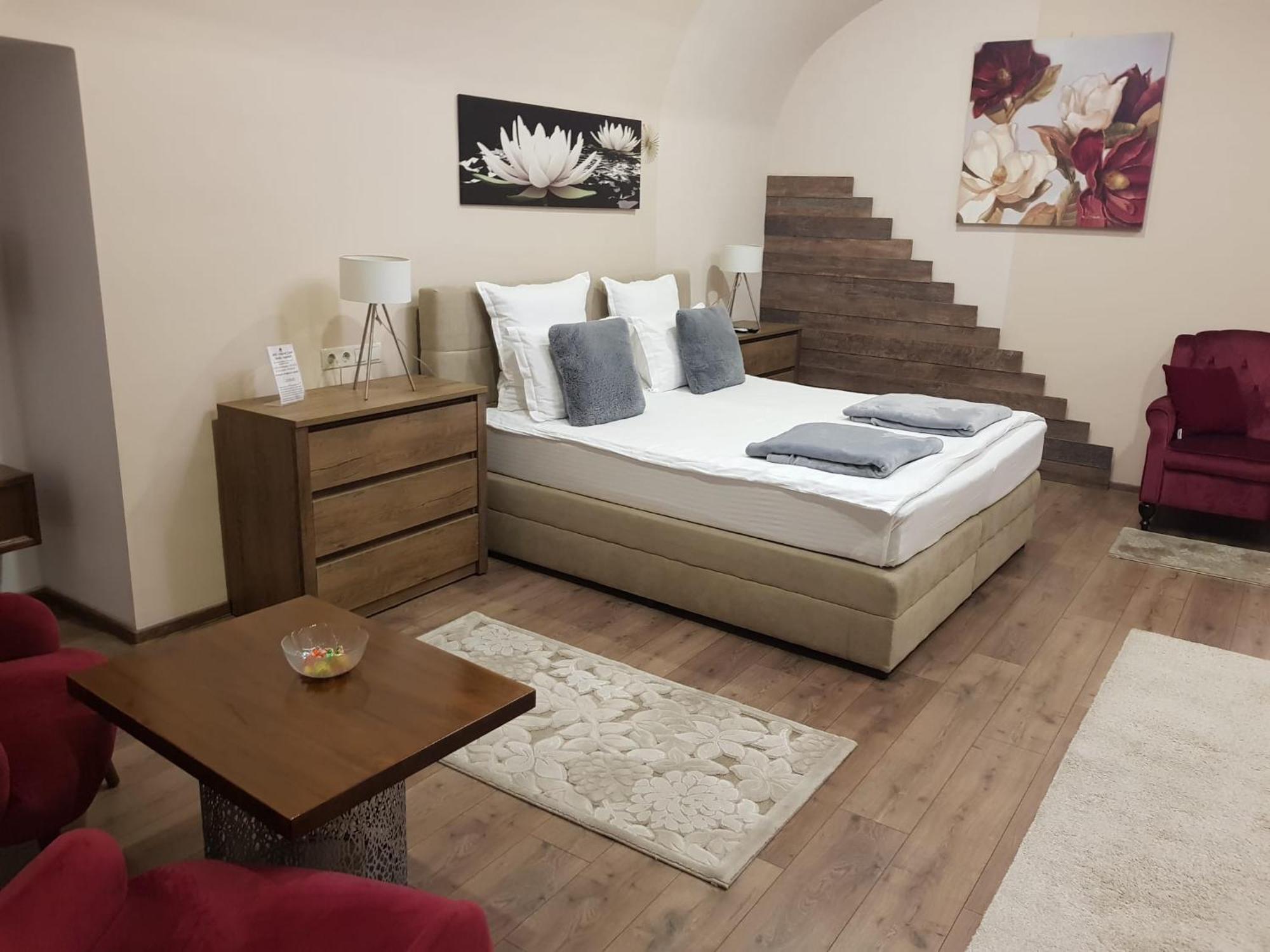 Imperial Rooms - Ultracentral - Jacuzzi Cu Hidromasaj Oradea Exterior photo