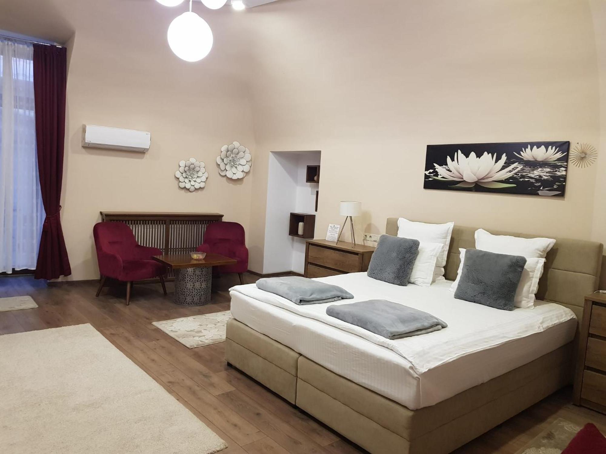 Imperial Rooms - Ultracentral - Jacuzzi Cu Hidromasaj Oradea Exterior photo