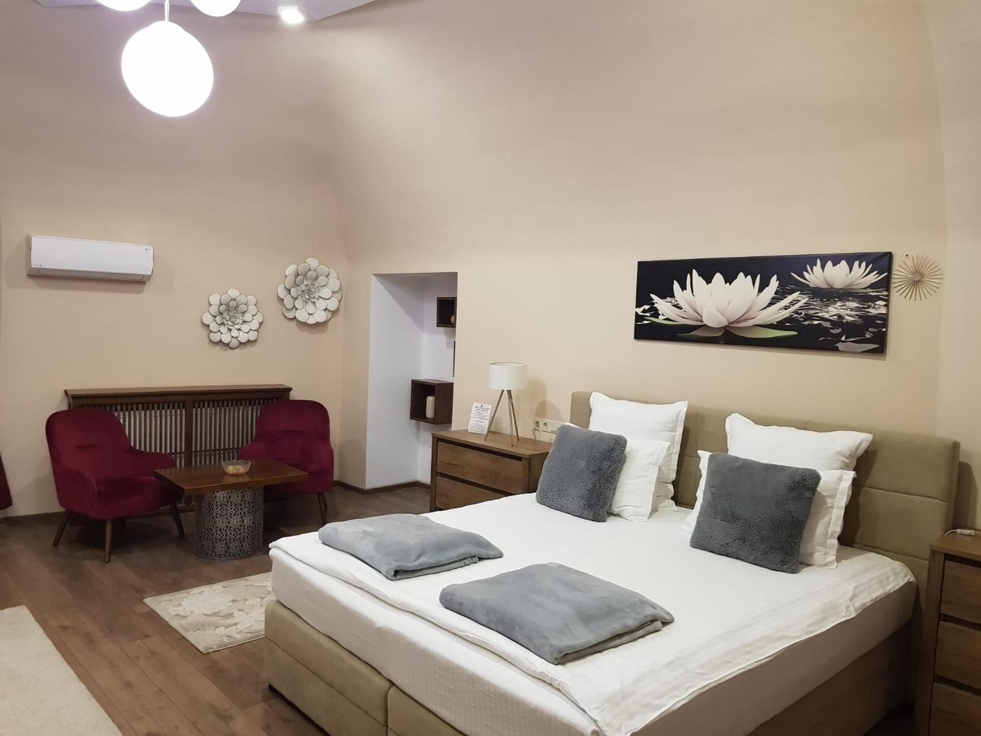 Imperial Rooms - Ultracentral - Jacuzzi Cu Hidromasaj Oradea Exterior photo